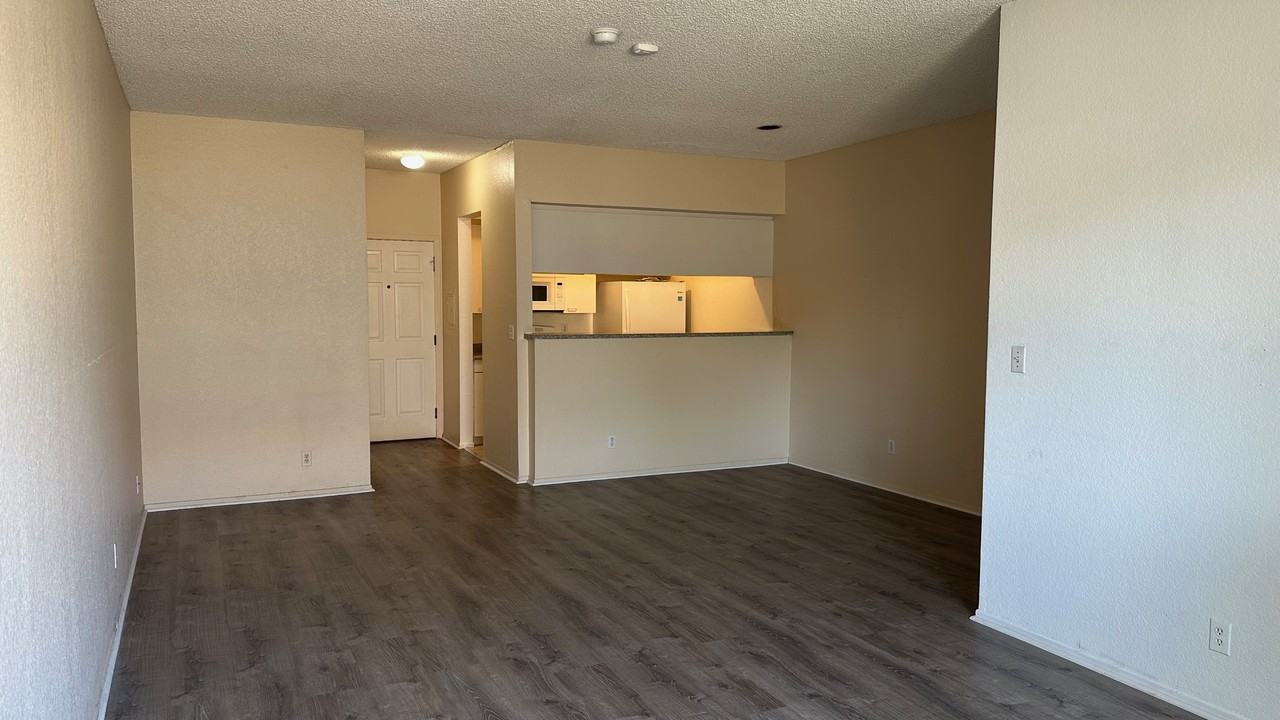 1245 N Cherokee Ave #4 - Photo 2 of 14