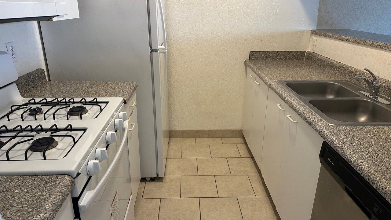 1245 N Cherokee Ave #4 - Photo 4 of 14