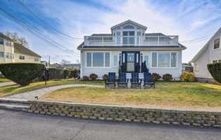 featured image of 238 Shoreland Cir #239