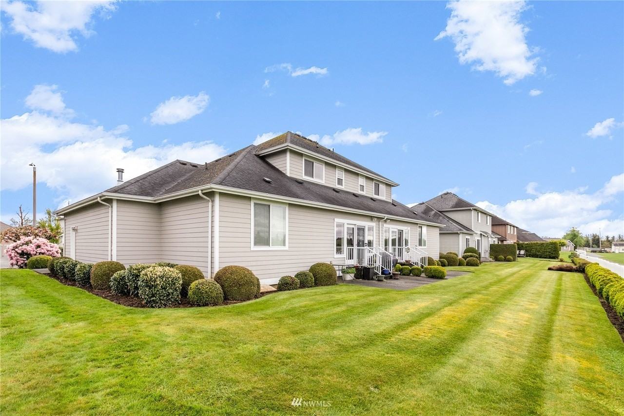 2073 Bender Park Blvd #B - Photo 4 of 15