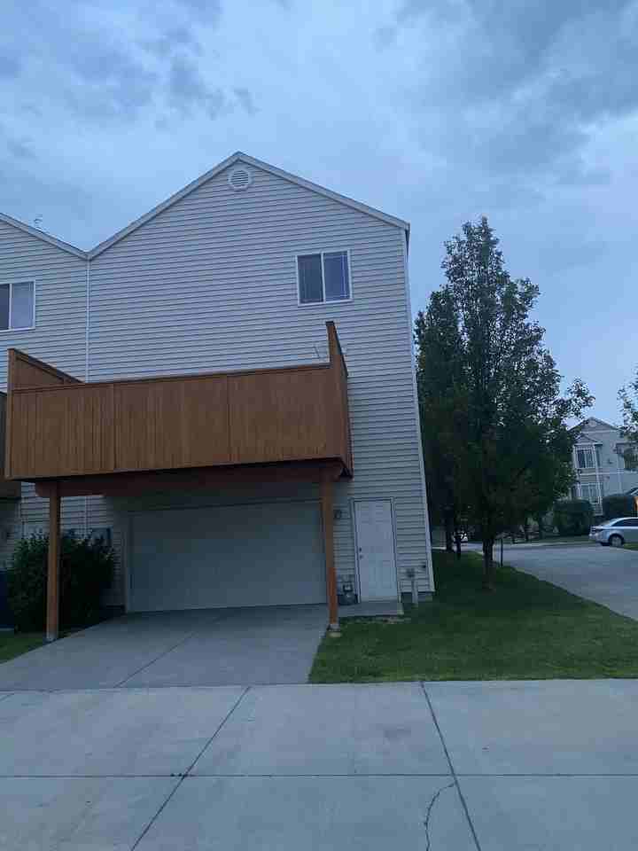 4910 Guemes Ln - Photo 5 of 12