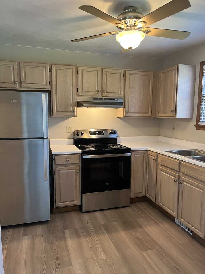 1112 Cranston Dr - Photo 2 of 14