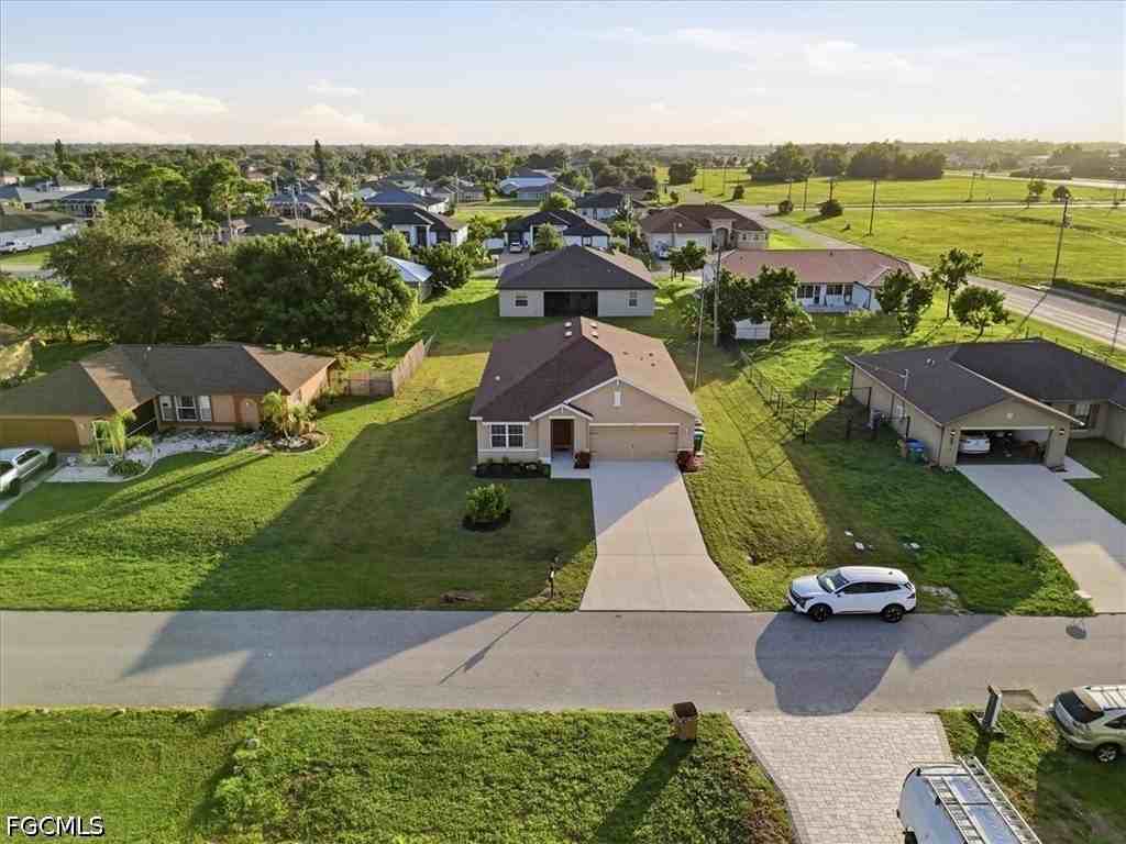 226 Ne 9th Ave - Photo 3 of 32