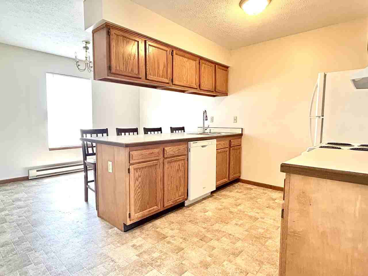 3601 Farmview Cir - Photo 3 of 14