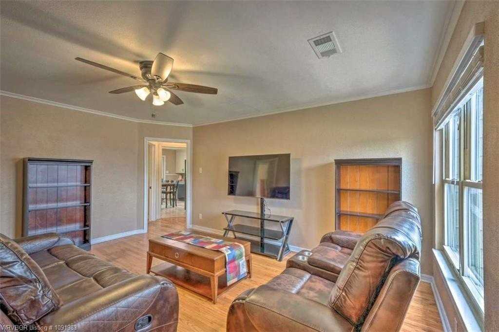 2602 S Q St - Photo 2 of 24