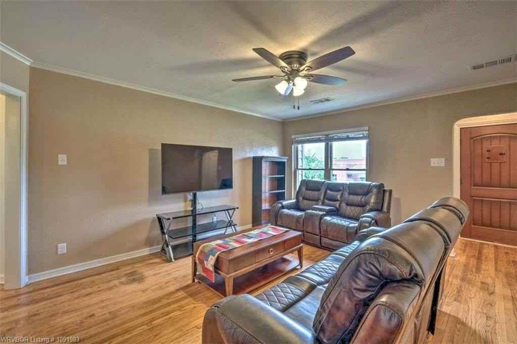 2602 S Q St - Photo 5 of 24