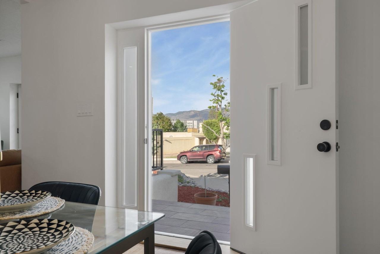 219 Solano Dr Se - Photo 3 of 47