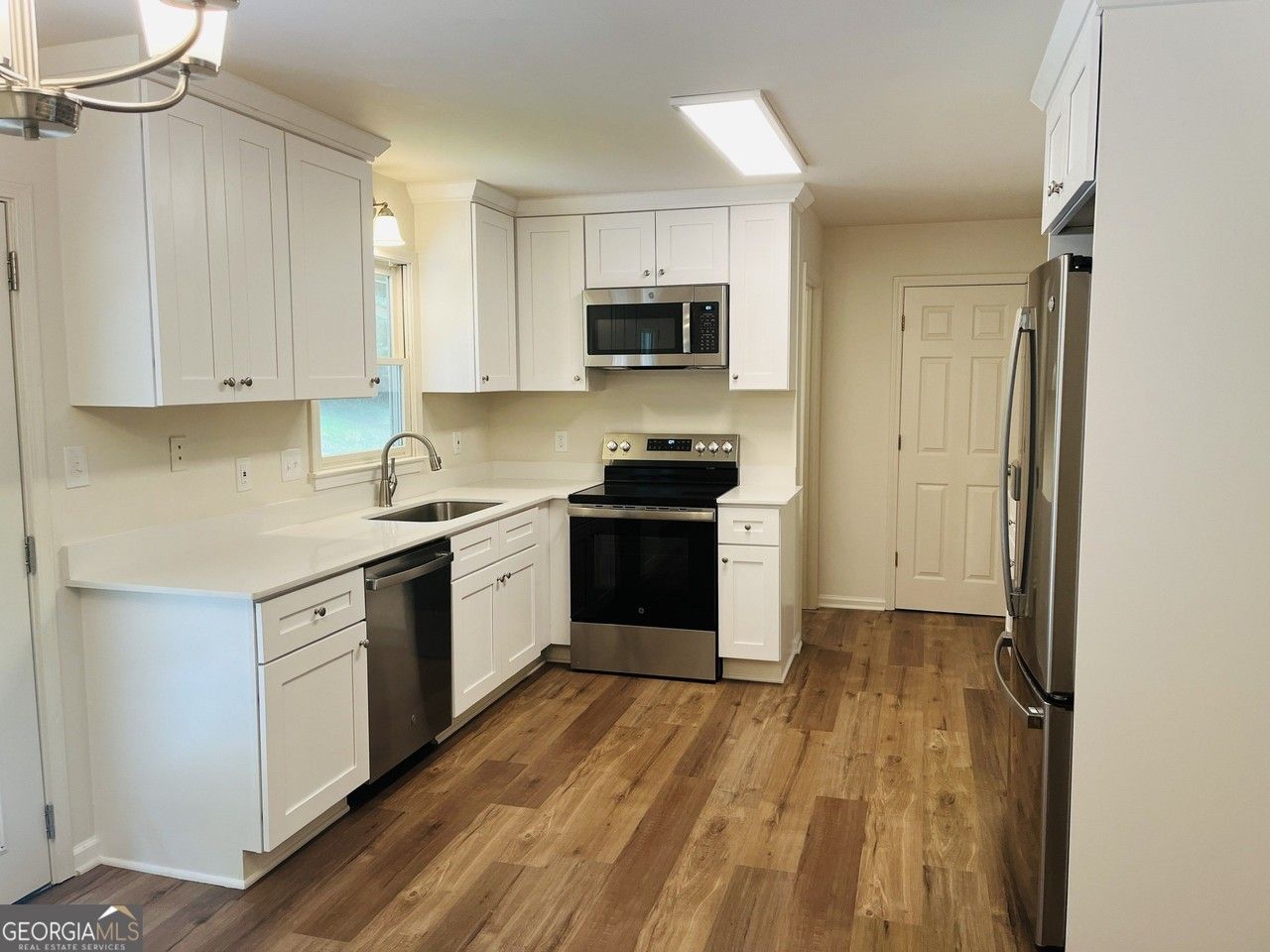 21 Mountain Brook Rd - Photo 7 of 39