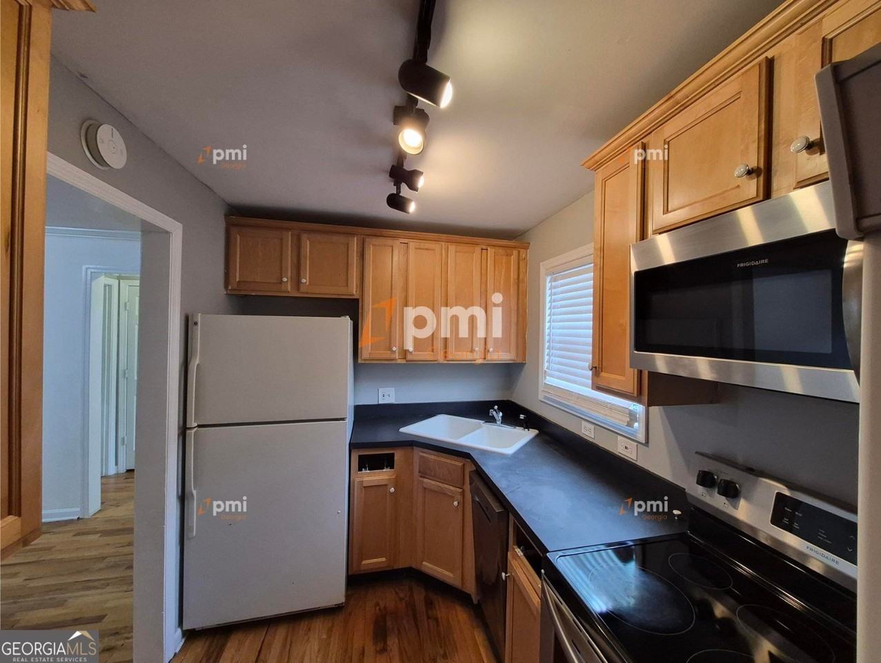 3206 Mathieson Dr Ne #4 - Photo 4 of 12