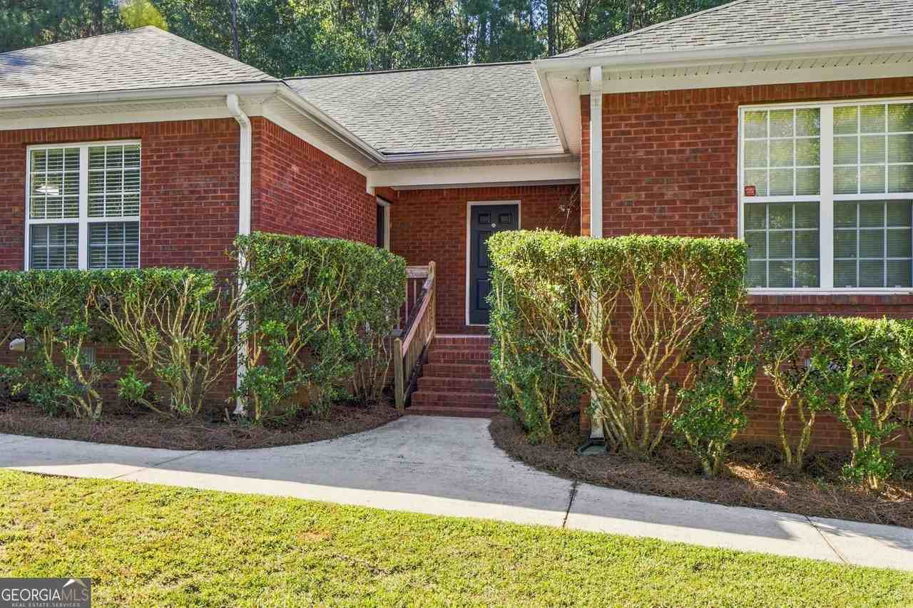 100 Bluebird Ln - Photo 4 of 35