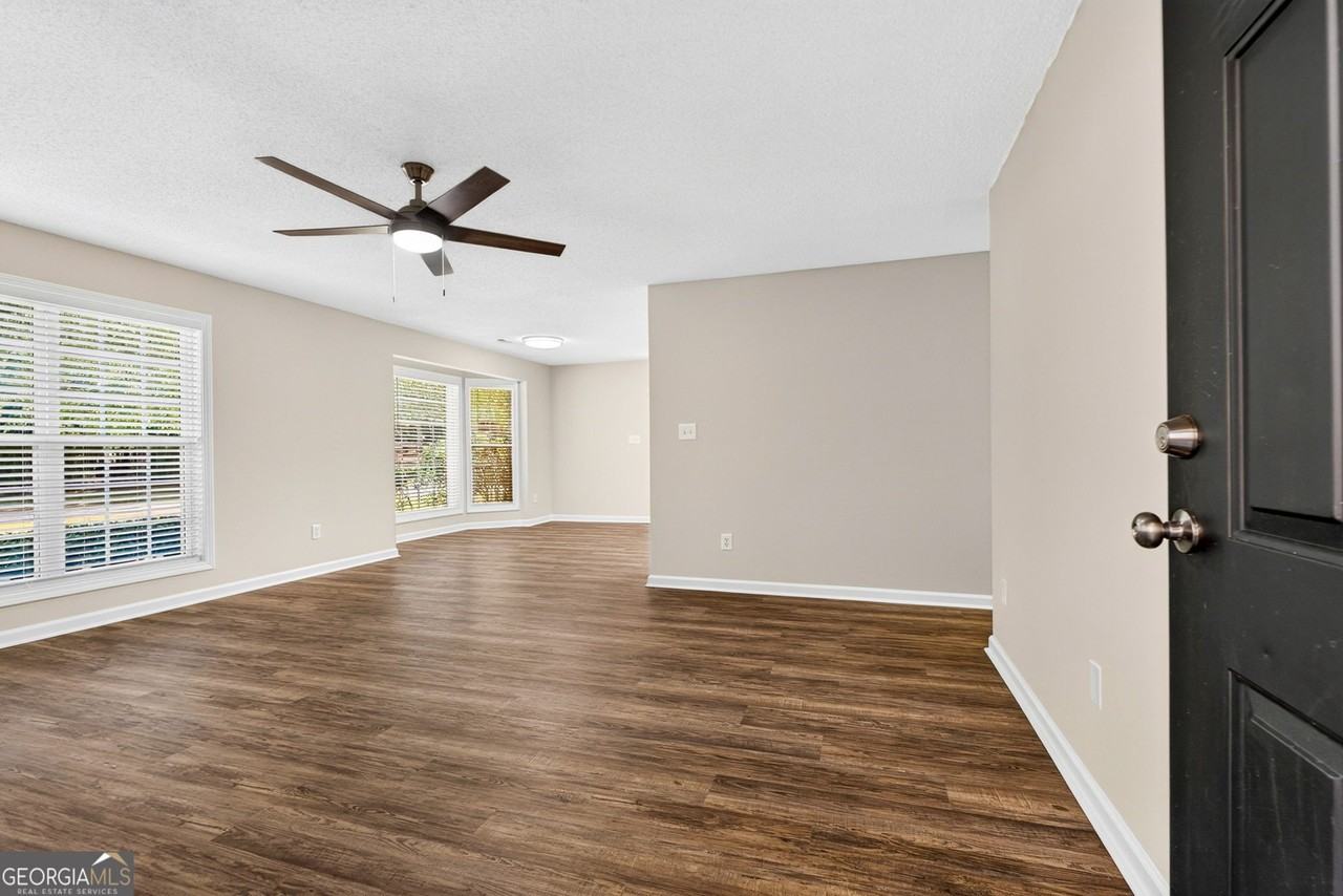 100 Bluebird Ln - Photo 6 of 35