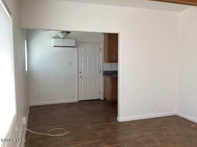 1925 Orange St #B - Photo 3 of 8