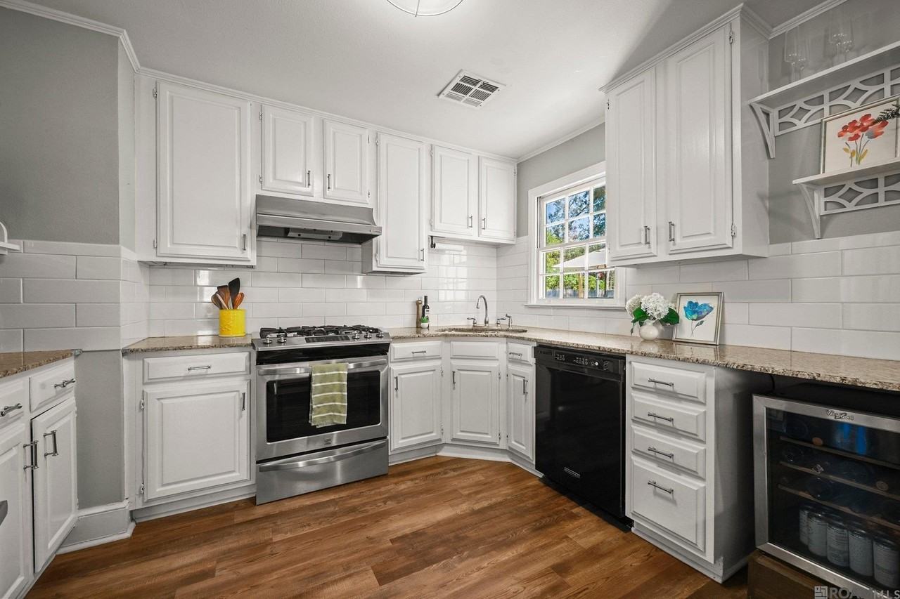 1314 Pickett Ave - Photo 7 of 48