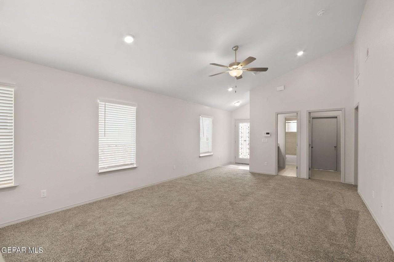5116 Joe Castillo St - Photo 5 of 31