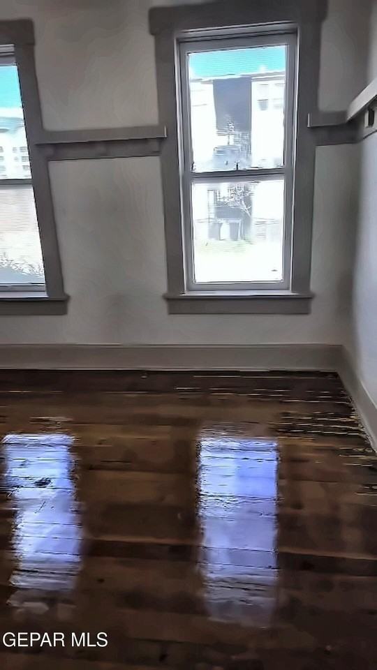 505 W Missouri Ave - Photo 5 of 9