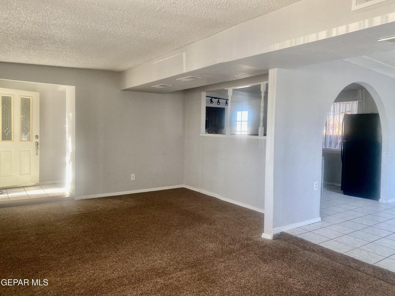 8210 Marfil Dr - Photo 4 of 25