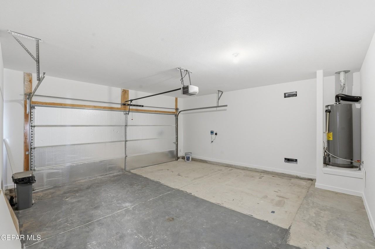 3917 Desert Bluff Dr - Photo 6 of 30