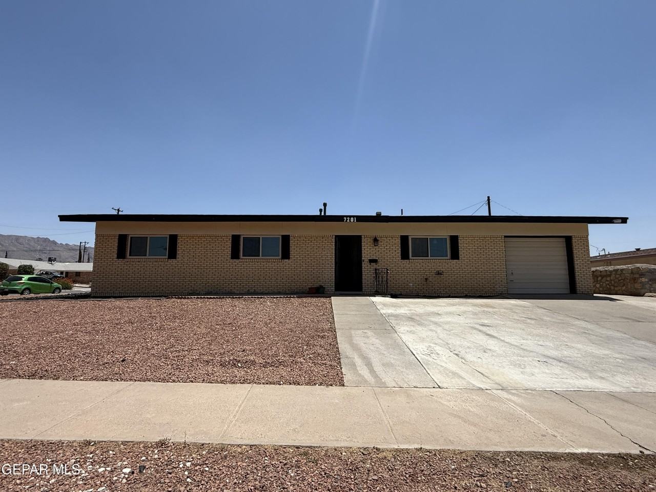 7201 Armistad Ave - Photo 2 of 21