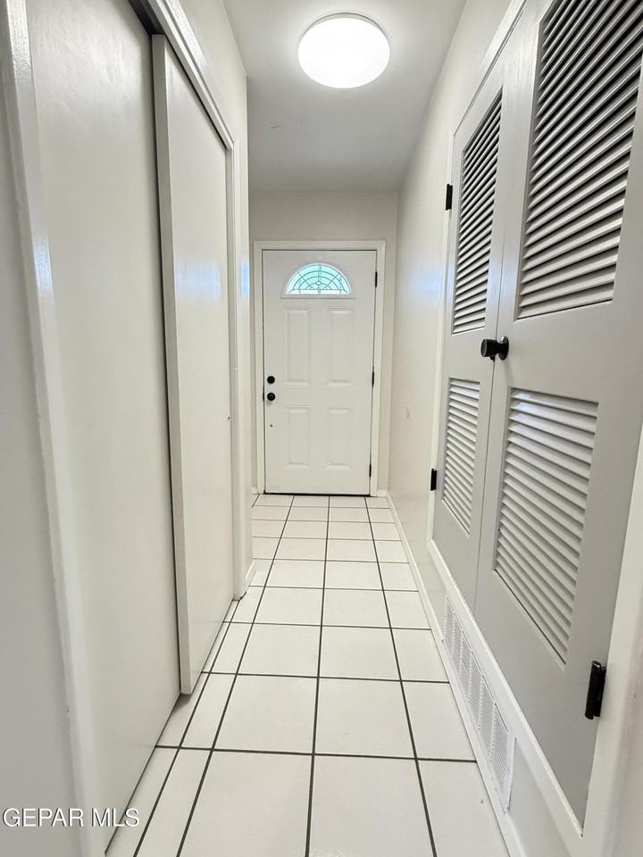 7201 Armistad Ave - Photo 5 of 21