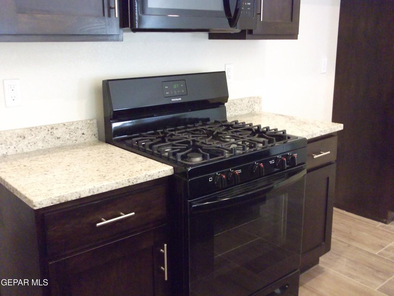 5013 Vincent James St - Photo 7 of 12