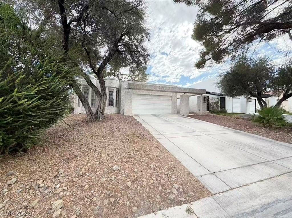 3174 Bel Air Dr - Photo 3 of 22