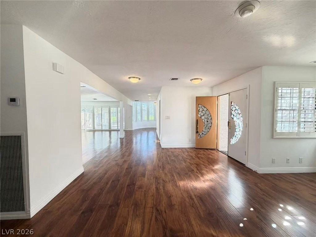 3174 Bel Air Dr - Photo 4 of 22