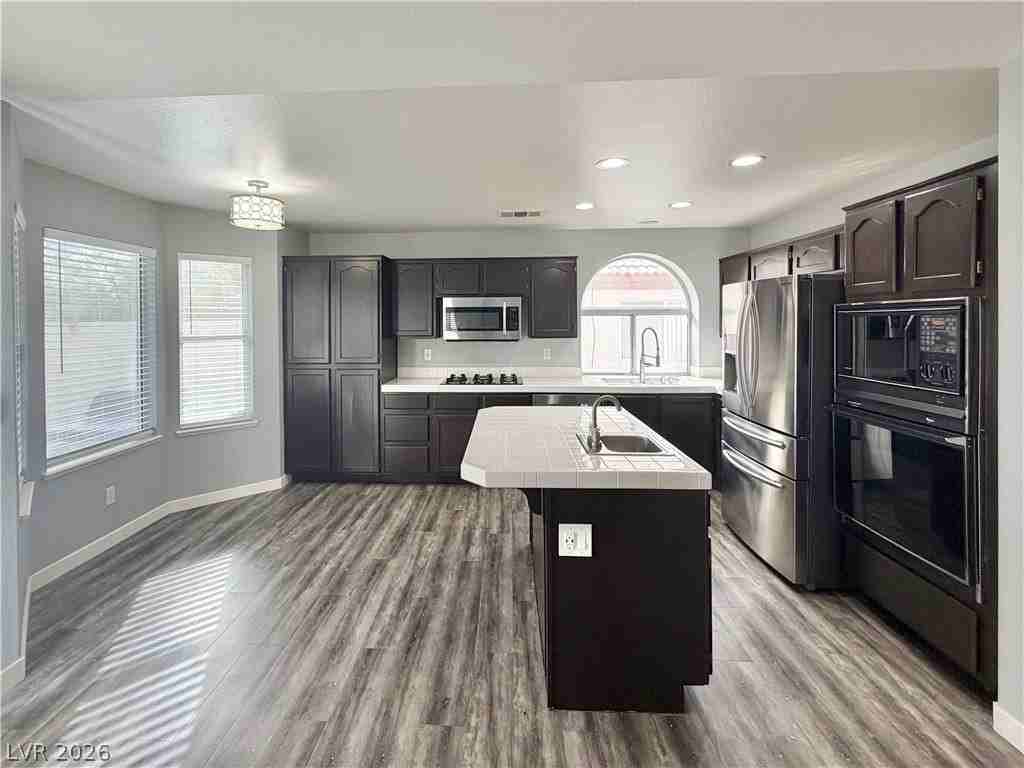 9608 World Cup Dr - Photo 7 of 24