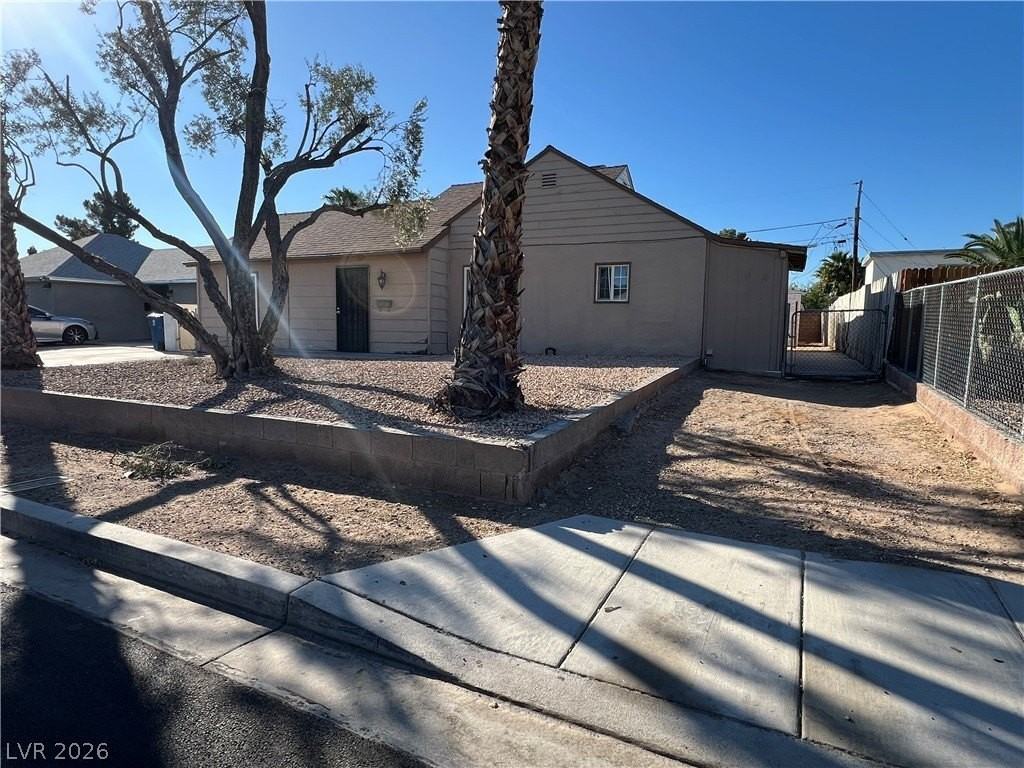 1304 Wengert Ave - Photo 2 of 30