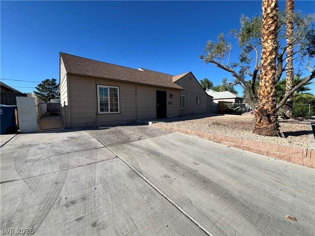 1304 Wengert Ave - Photo 3 of 30