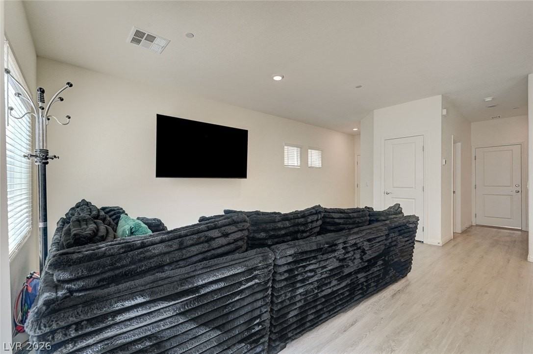 9946 Indigo Cliffs St - Photo 6 of 41