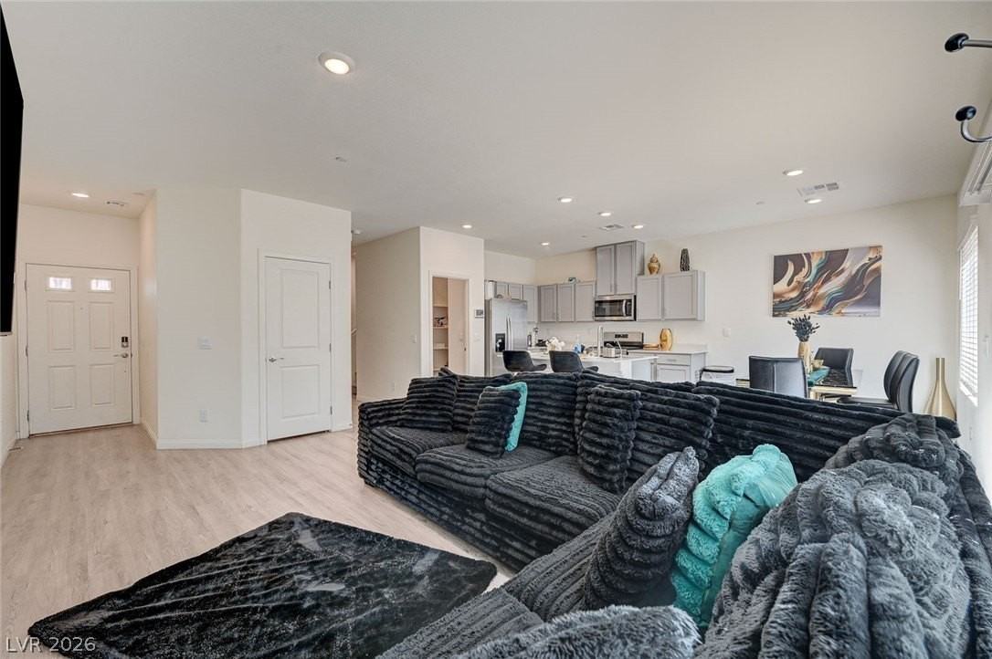 9946 Indigo Cliffs St - Photo 7 of 41