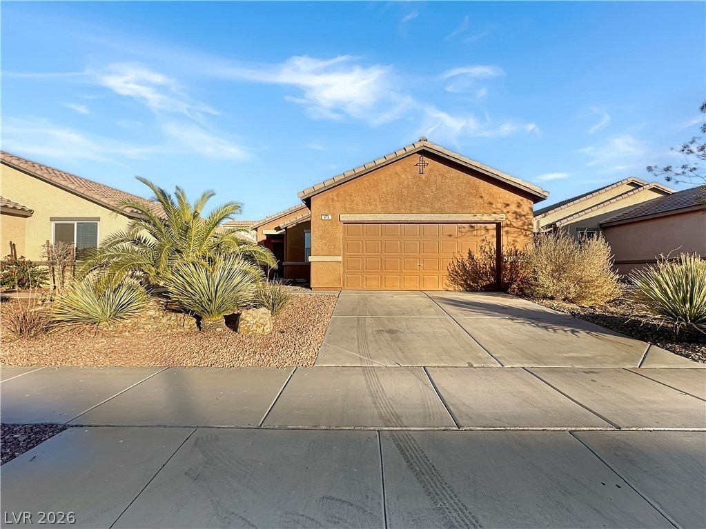 976 Aspen Cliff Dr - Photo 2 of 20