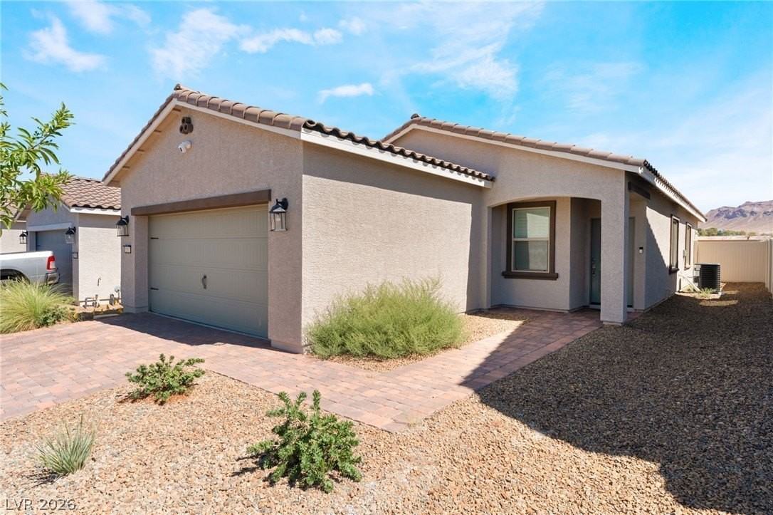 2612 Lily Point St - Photo 2 of 24