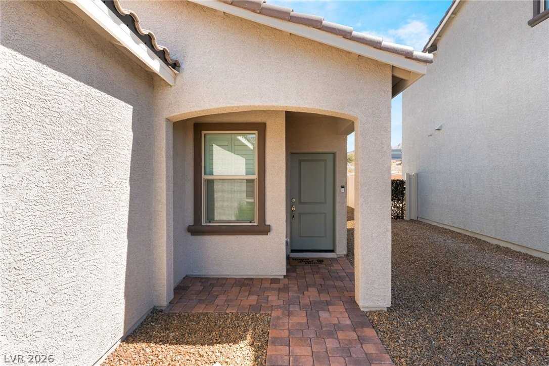 2612 Lily Point St - Photo 3 of 24