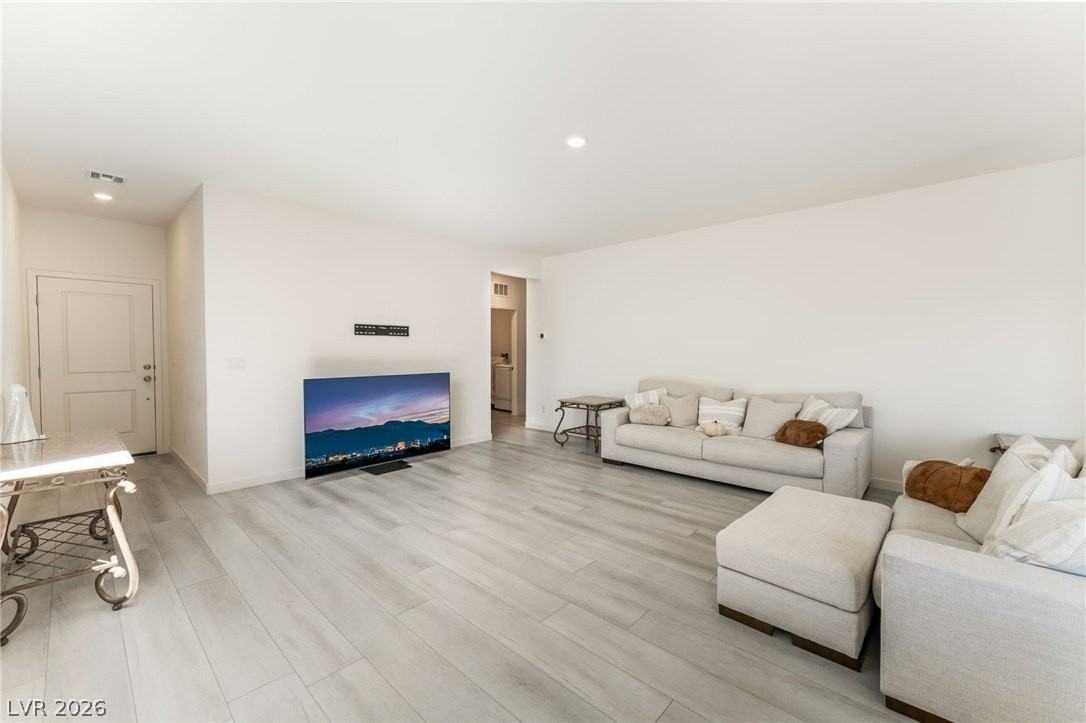 2612 Lily Point St - Photo 4 of 24