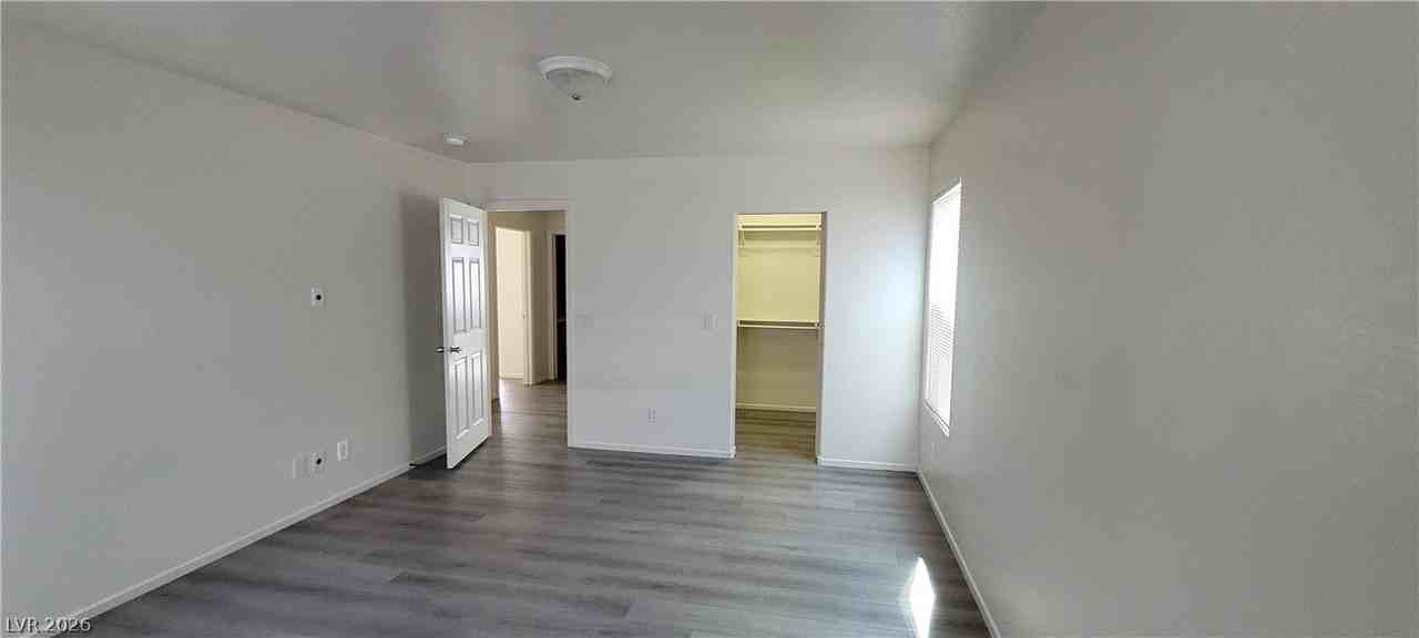 9229 Millikan Ave - Photo 6 of 26