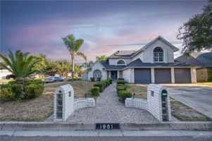 featured image of 1901 Duke Ave