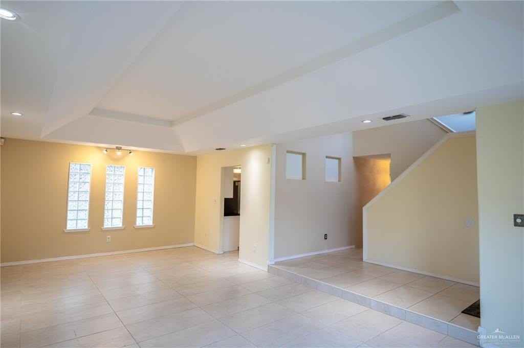 1901 Duke Ave - Photo 7 of 44