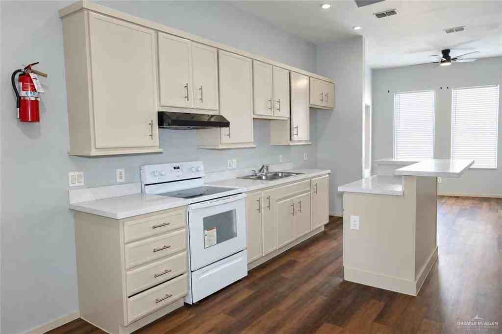 1301 Morwil St #10 - Photo 2 of 10