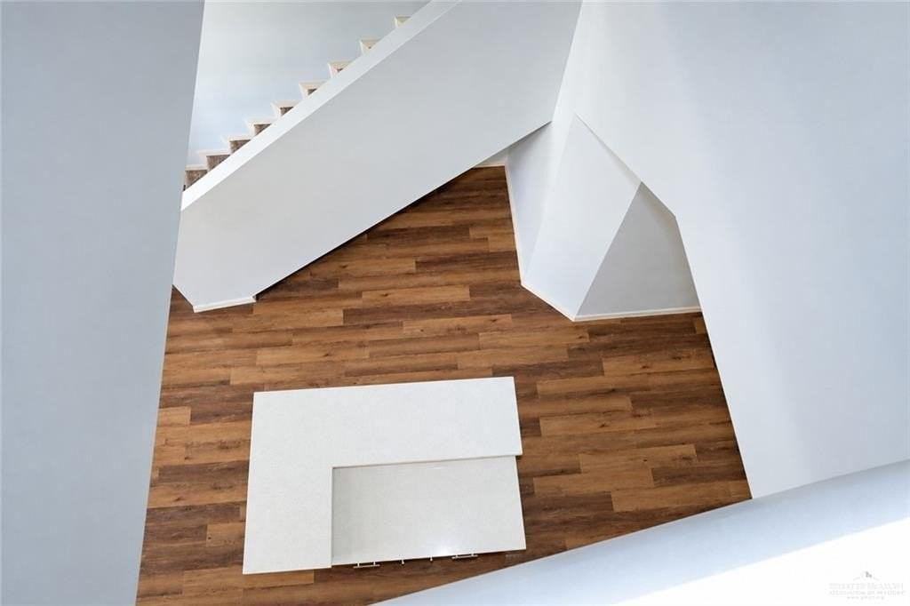 1301 Morwil St #10 - Photo 4 of 10