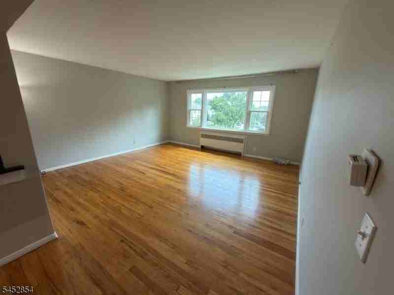 28 Chambers Ct - Photo 2 of 14