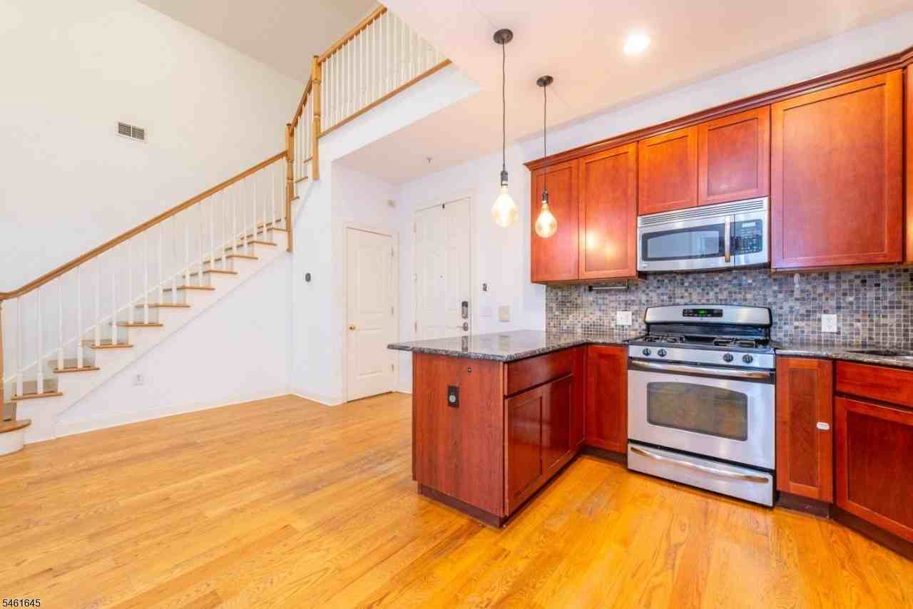 186 Walnut St #110 - Photo 7 of 17