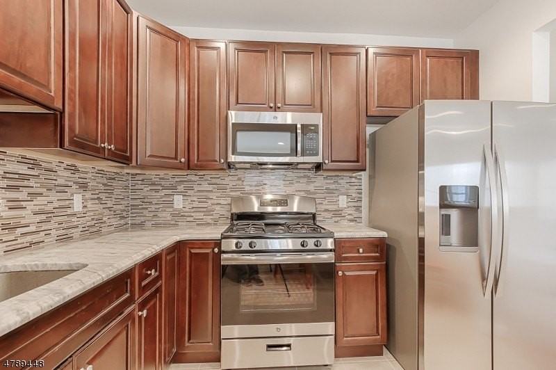 17 Decroce Ct - Photo 2 of 20