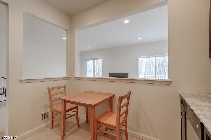 17 Decroce Ct - Photo 4 of 20