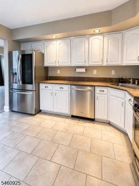 212 Strull Ct - Photo 3 of 19