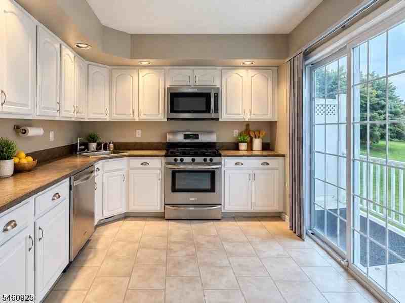 212 Strull Ct - Photo 4 of 19