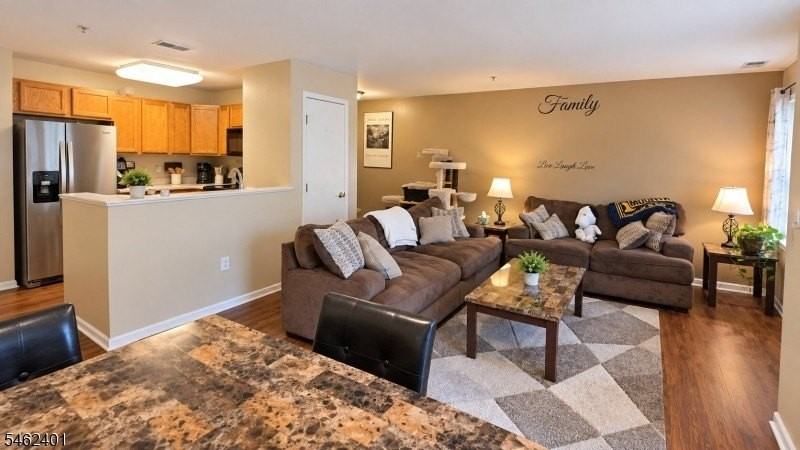850 Honeybrook Cir - Photo 3 of 23