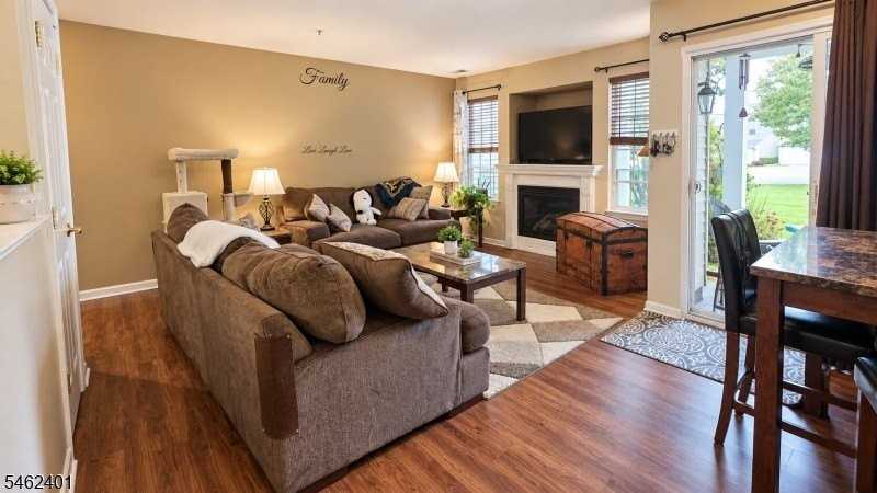 850 Honeybrook Cir - Photo 4 of 23