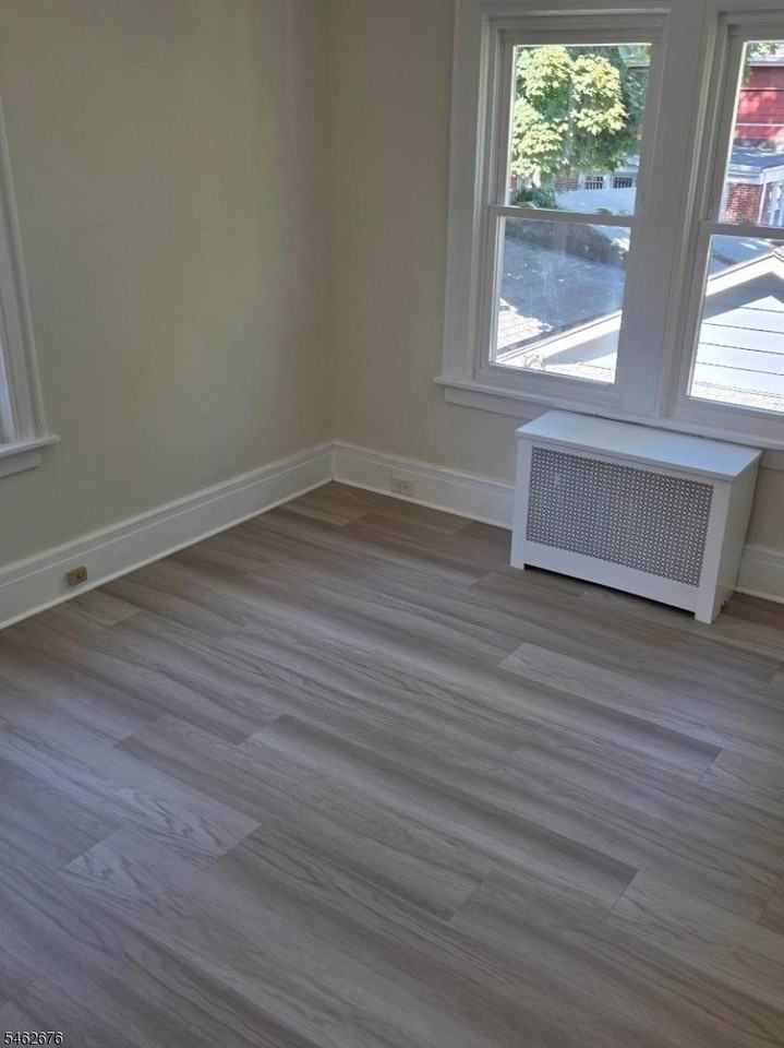 29 Grumman Ave - Photo 5 of 6