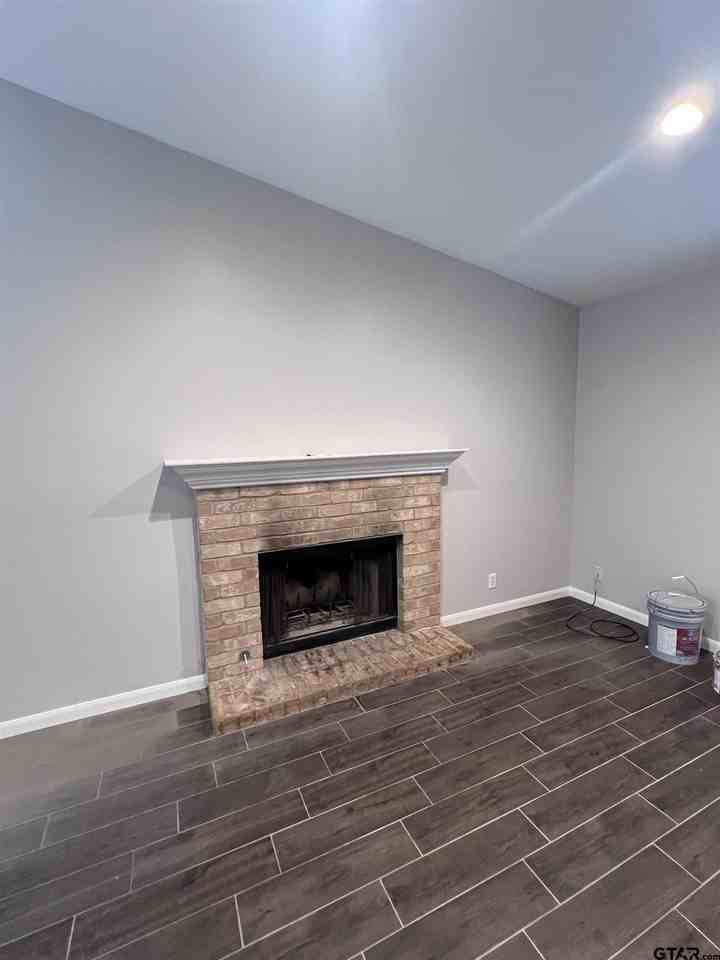 3419 Lexington Dr - Photo 2 of 9